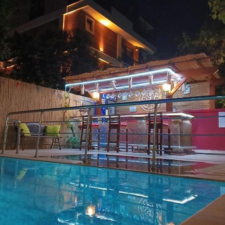 Beyaz Melek Apart Hotel Antália Exterior foto